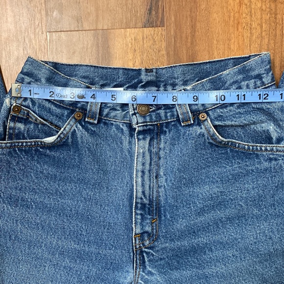 ā¢Vintageā¢Leviās⢠High Waisted Jeans - Picture 6 of 16